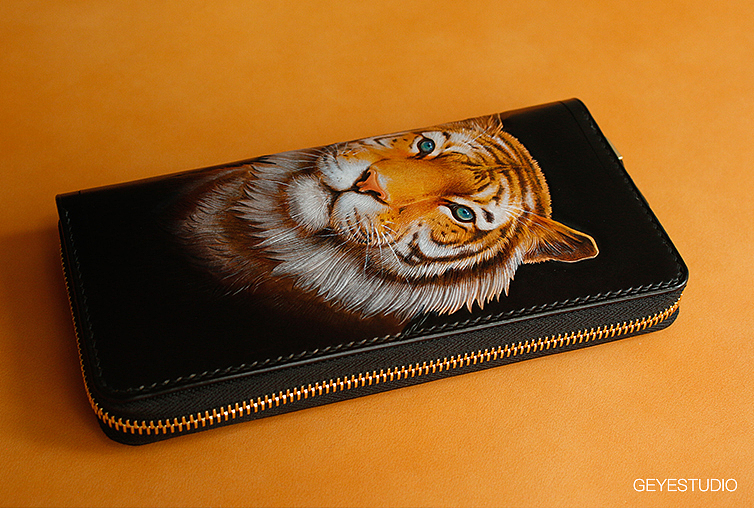 《革也皮雕》心有猛虎 细嗅蔷薇（图ZOTMwNzUzODA=） - 工艺品设计 - 站酷设计师革也GeYe原创素材 - 站酷ZCOOL