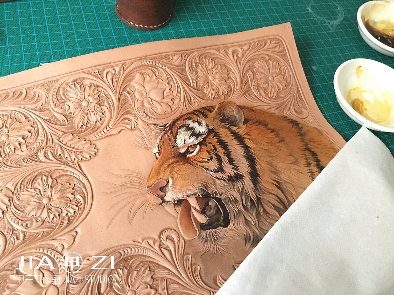 太原 甲子工作室 皮雕 唐草动物 染色习作|手工艺|工艺品设计|甲子