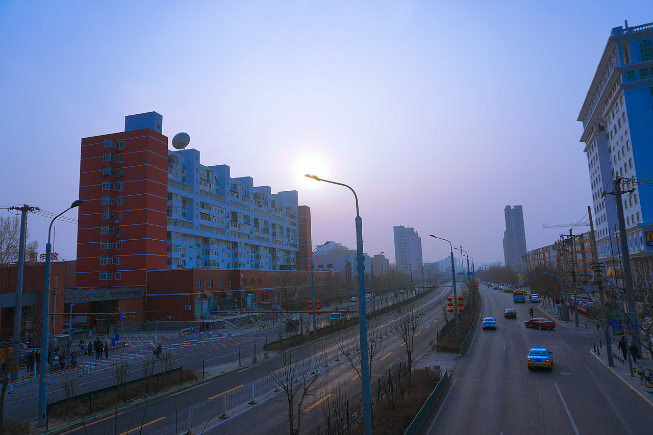 微风轻拂，阳光不燥，三月掠影去