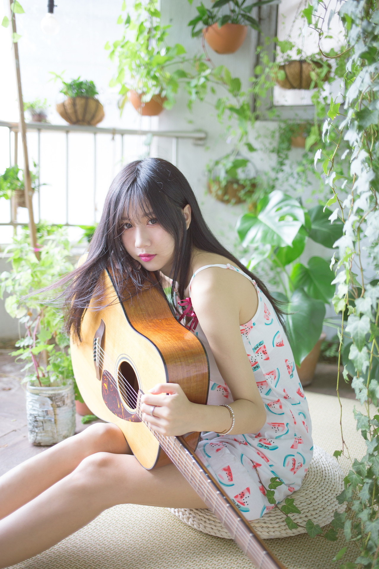 2年前 768 14 2 吉林  |  平面设计师 出镜:@千寻小豆包 摄影:卷毛的