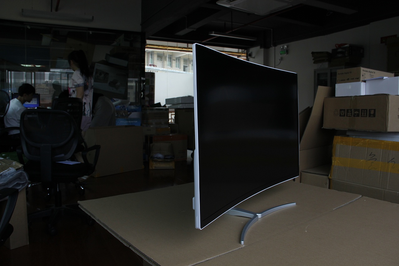 32寸曲面显示器拍摄修图