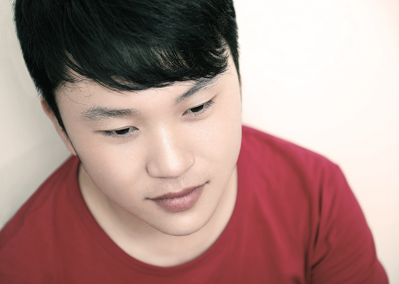 纯色背景人|摄影|人像摄影|自己的歌 - 原创作品 - 站酷 (zcool)