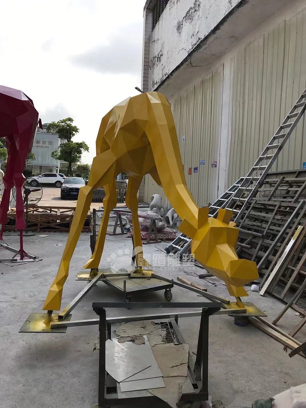 大型不锈钢几何切面长颈鹿雕塑（图ZMjUxMzQzMzk2） - 其他手工艺 - 站酷设计师艺术制品有限公司原创素材 - 站酷ZCOOL