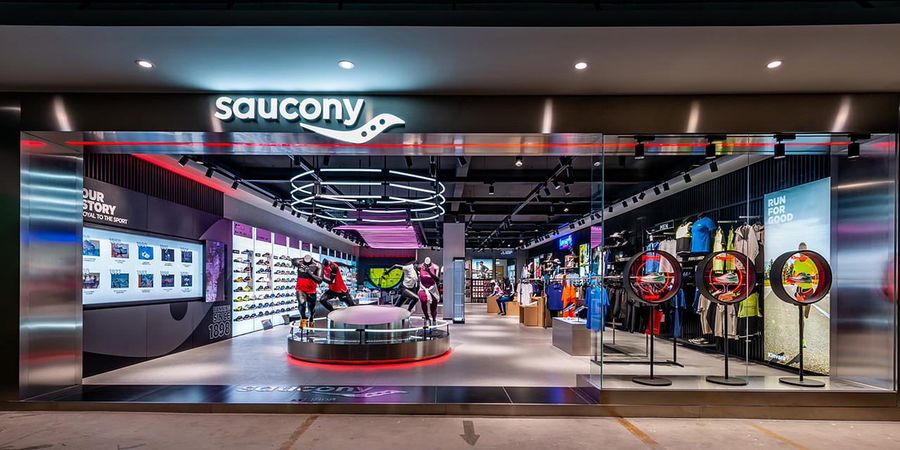 索康尼主打专业科技的高端运动品牌