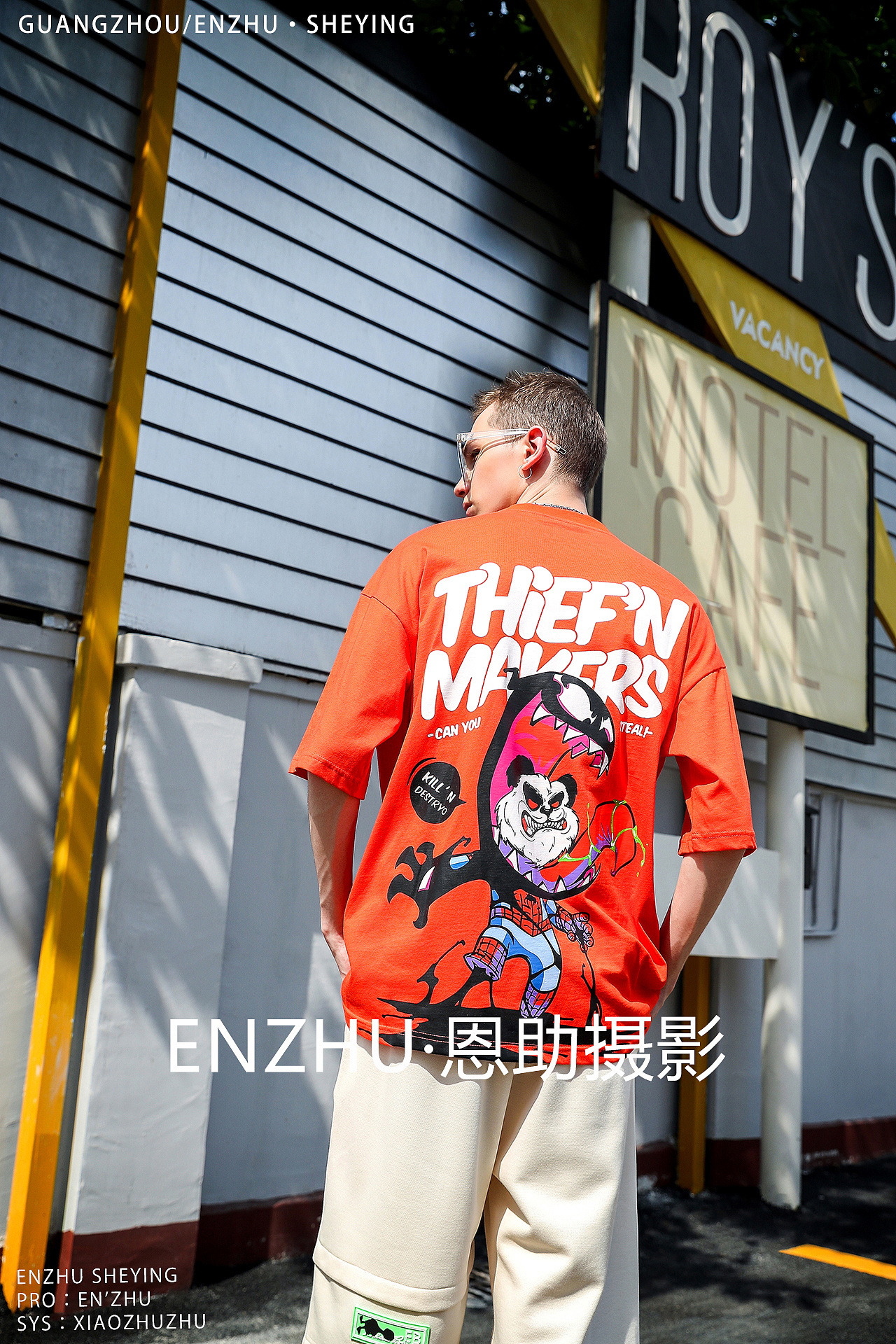 外模潮牌服装摄影 T恤男装模特摄影 恩助摄影（图ZMjk1Mjk0MTk2） - 人像摄影 - 站酷设计师摄影师小助助原创素材 - 站酷ZCOOL