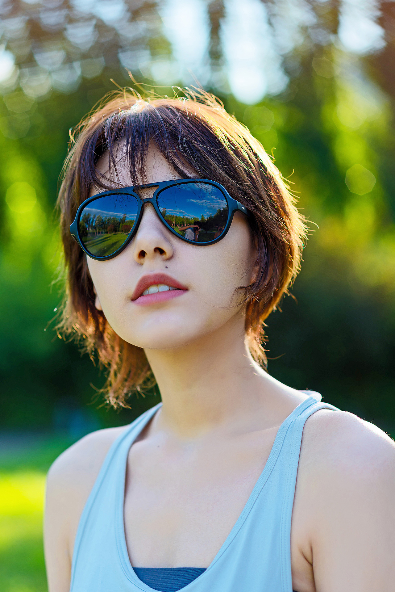 混血模特眼镜大片拍摄