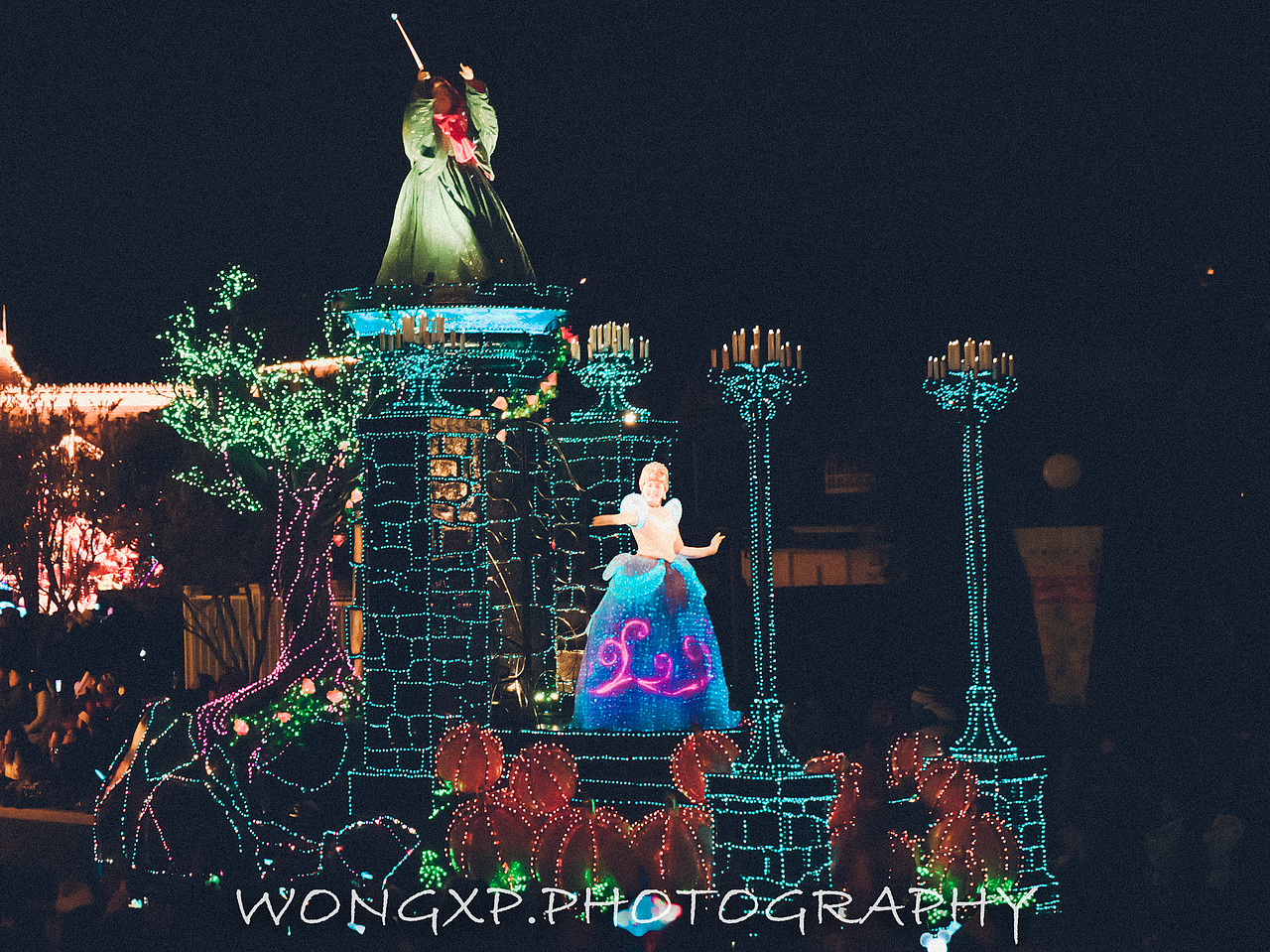 迪斯尼灯车游行