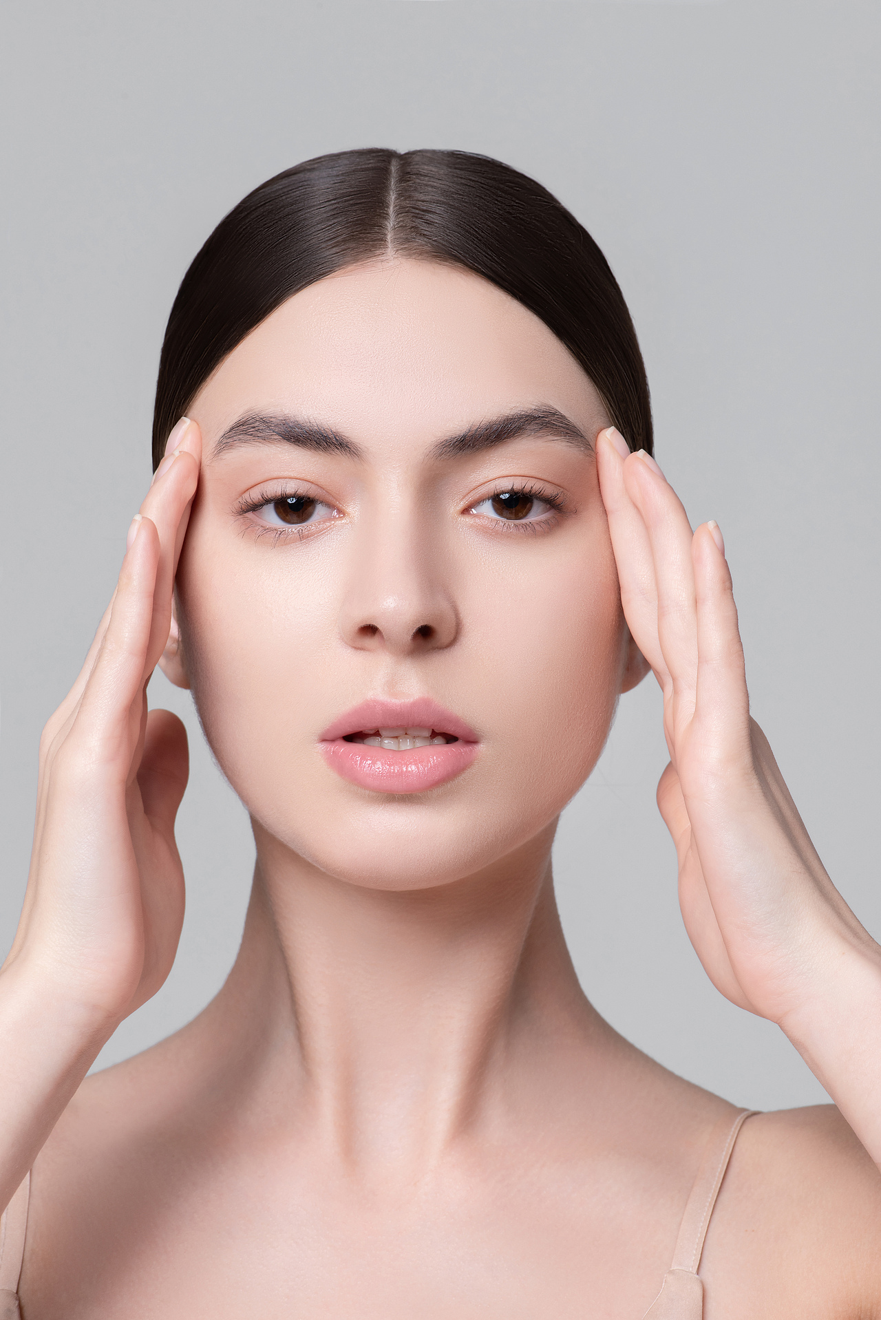 youth shots护肤品-创意场景、质地、模特展示