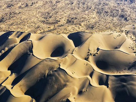 航拍下新疆沙土纹理