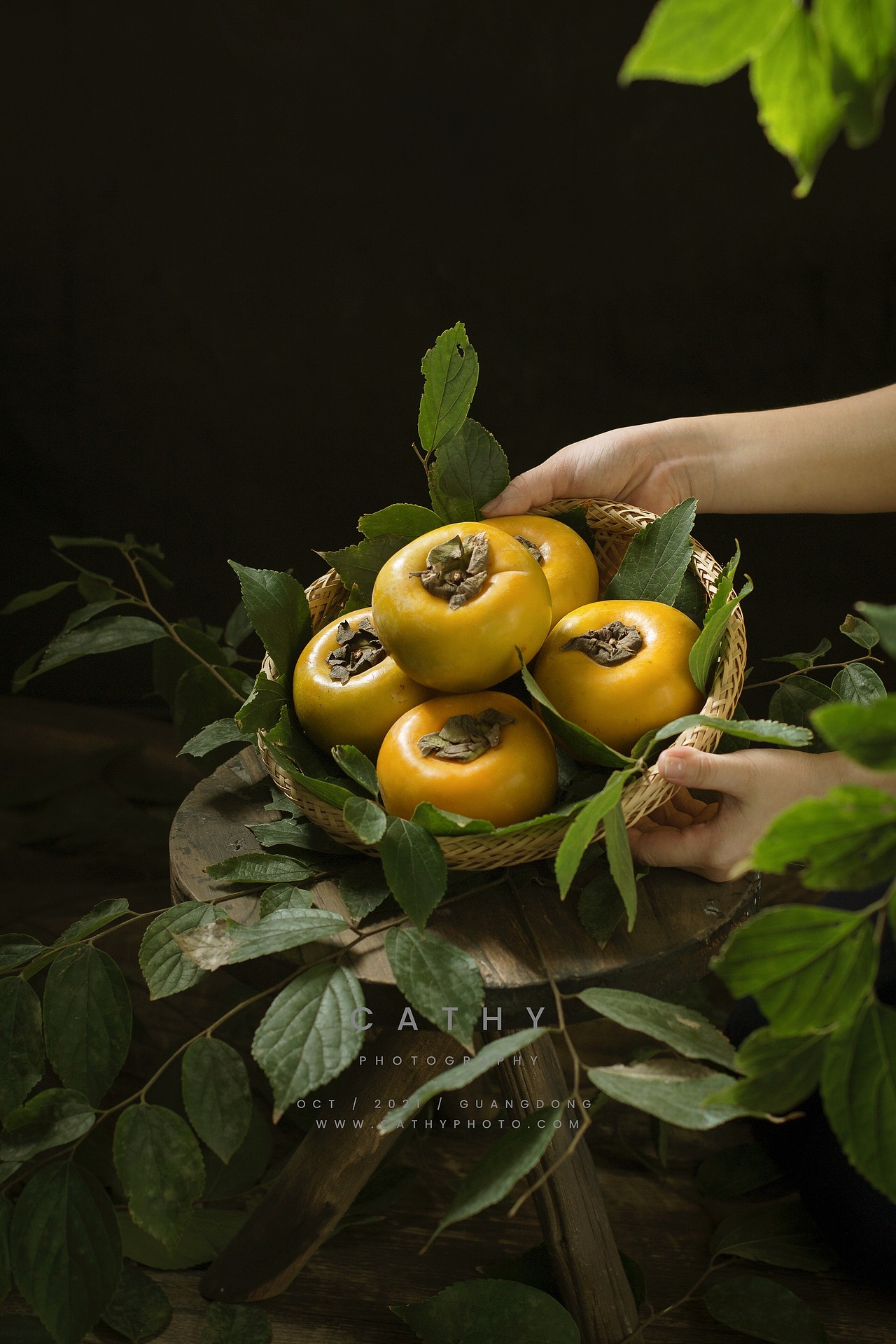 吃柿子啦～～（图ZMjczODcyMzI0） - 美食摄影 - 站酷设计师Cathy猫猫酱原创素材 - 站酷ZCOOL