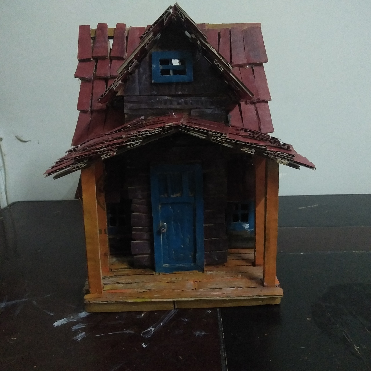 废弃纸板制作小屋模型