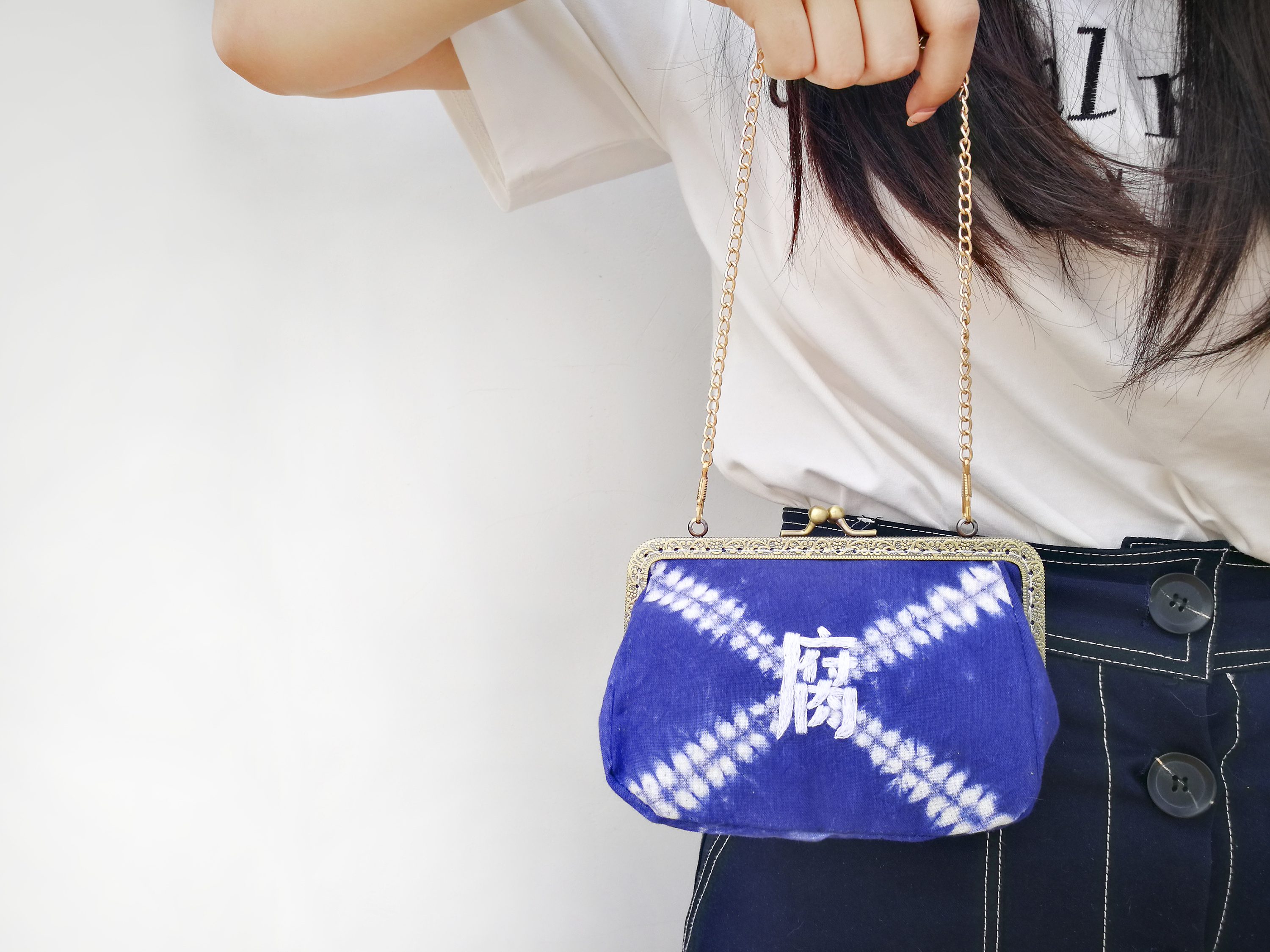 清白之年 扎染刺绣口金包