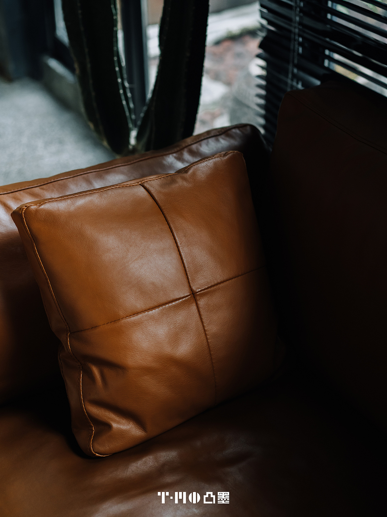 定制家具 | 皮质羽绒沙发 · 凸墨文化-空间设计