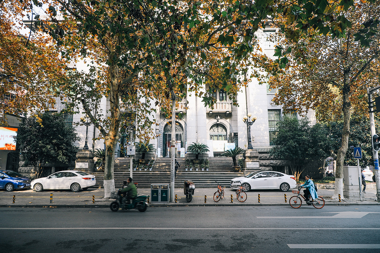 南京路的平凡一天