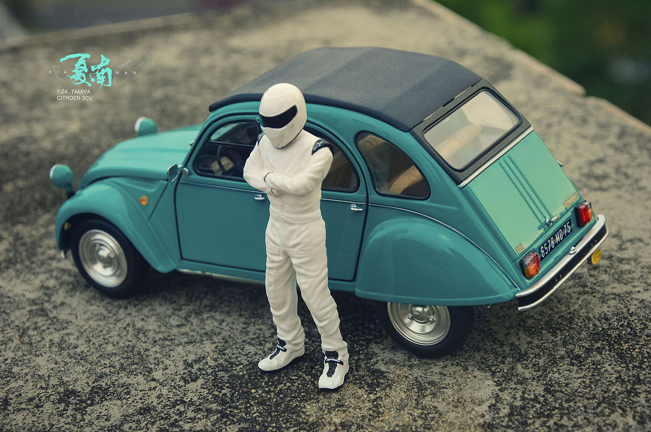 田宫 1:24 雪铁龙2CV 来自1948年的老爷车