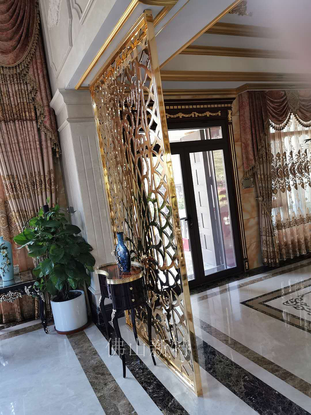 多款水镀仿金铜雕刻屏风图片