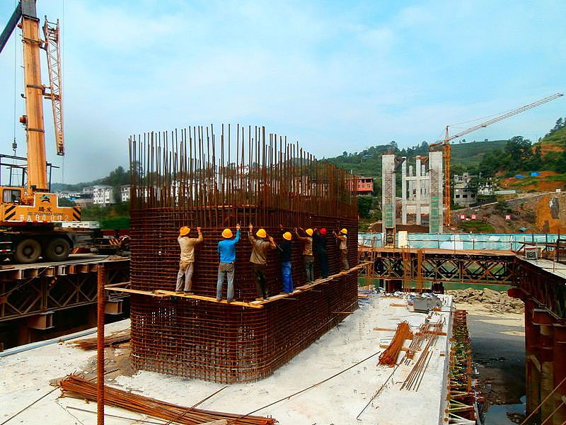 建设中的乌江三桥