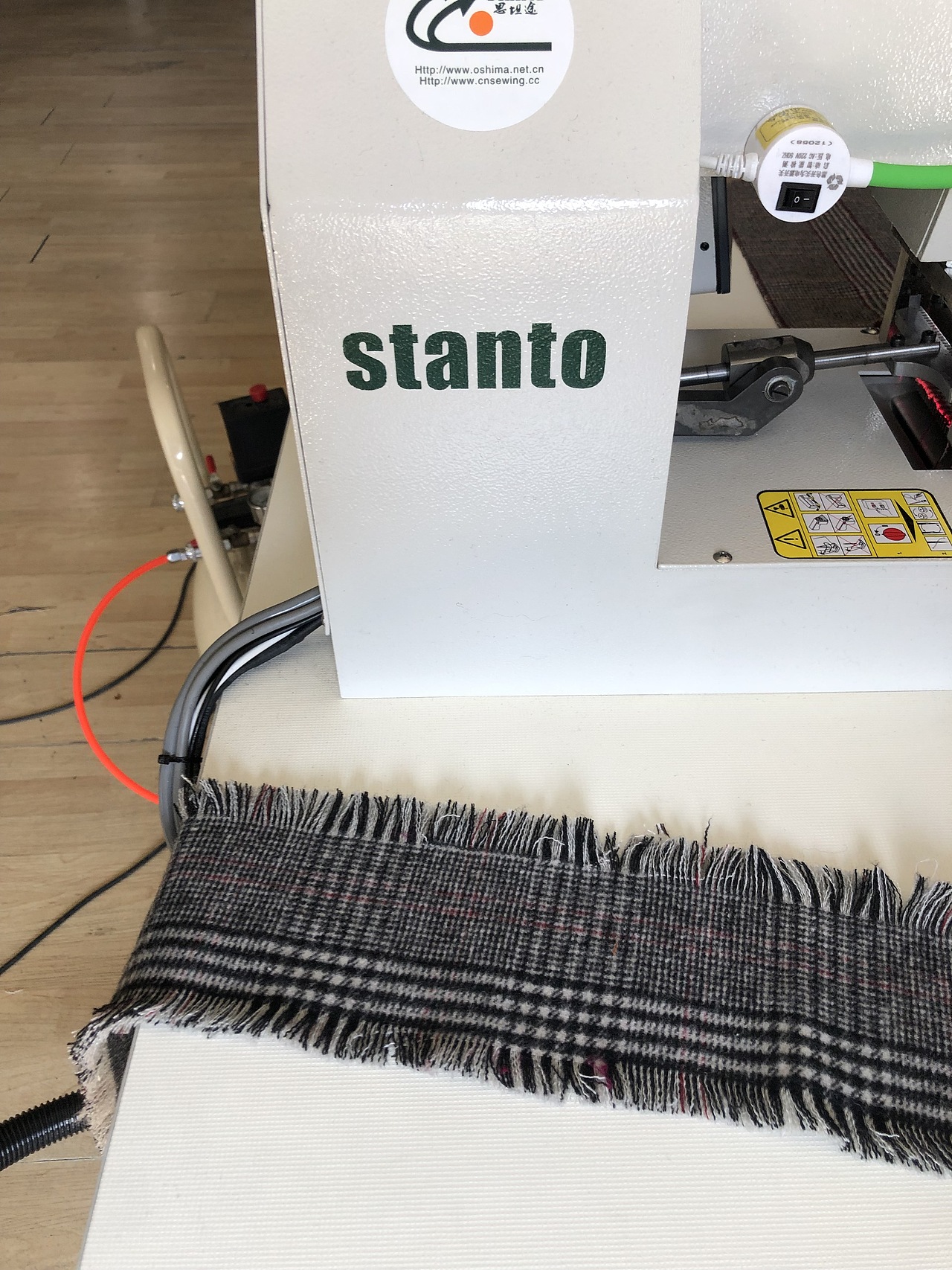 双面呢羊绒大衣流苏机，毛边机，须边机，波西米亚复古（图ZMTQ5MzAxOTk2） - 工业用品/机械 - 站酷设计师思坦途特种缝纫机原创素材 - 站酷ZCOOL