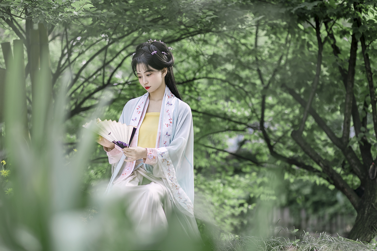 春不晚（图ZMzAwNDU1MzE2） - 人像摄影 - 站酷设计师枫叶剑桥原创素材 - 站酷ZCOOL