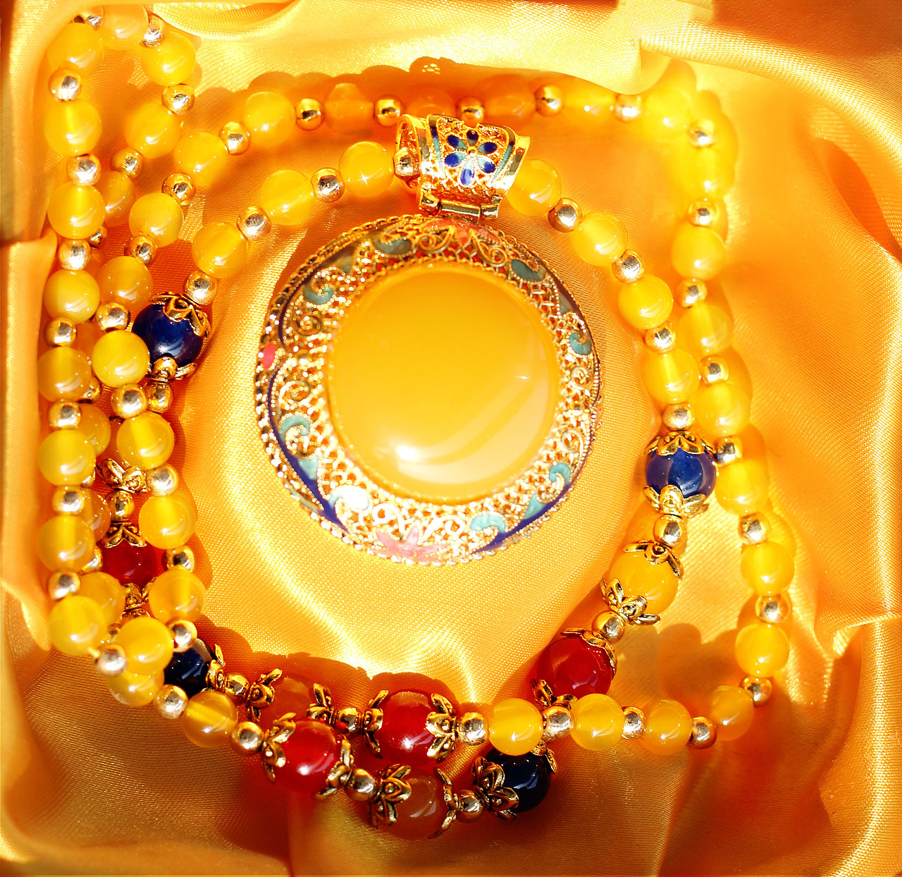 一套饰品的拍摄（图ZMTQ4NjI2MzQw） - 产品摄影 - 站酷设计师凌圻梦飞原创素材 - 站酷ZCOOL