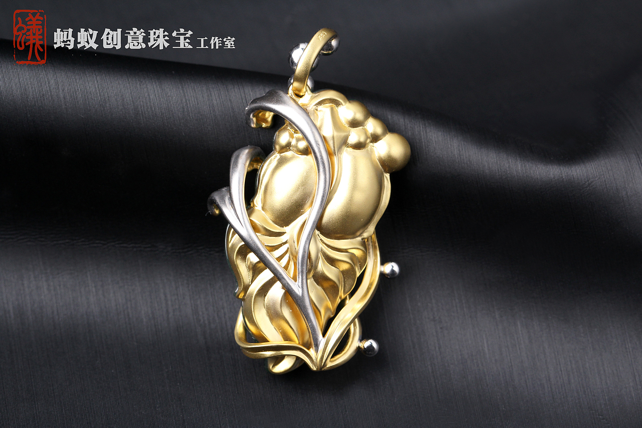 【蚂蚁创意珠宝工作室】翡翠金鱼吊坠《余光·鱼光》 | 
