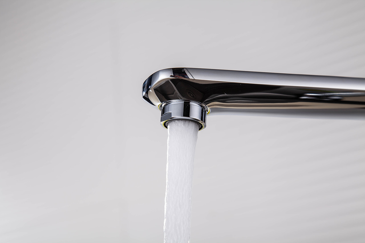 水龙头摄影/淘宝天猫详情页/竖屏思维运用（图ZMTM5NDExMzI4） - 电商 - 站酷设计师艳紫0105原创素材 - 站酷ZCOOL