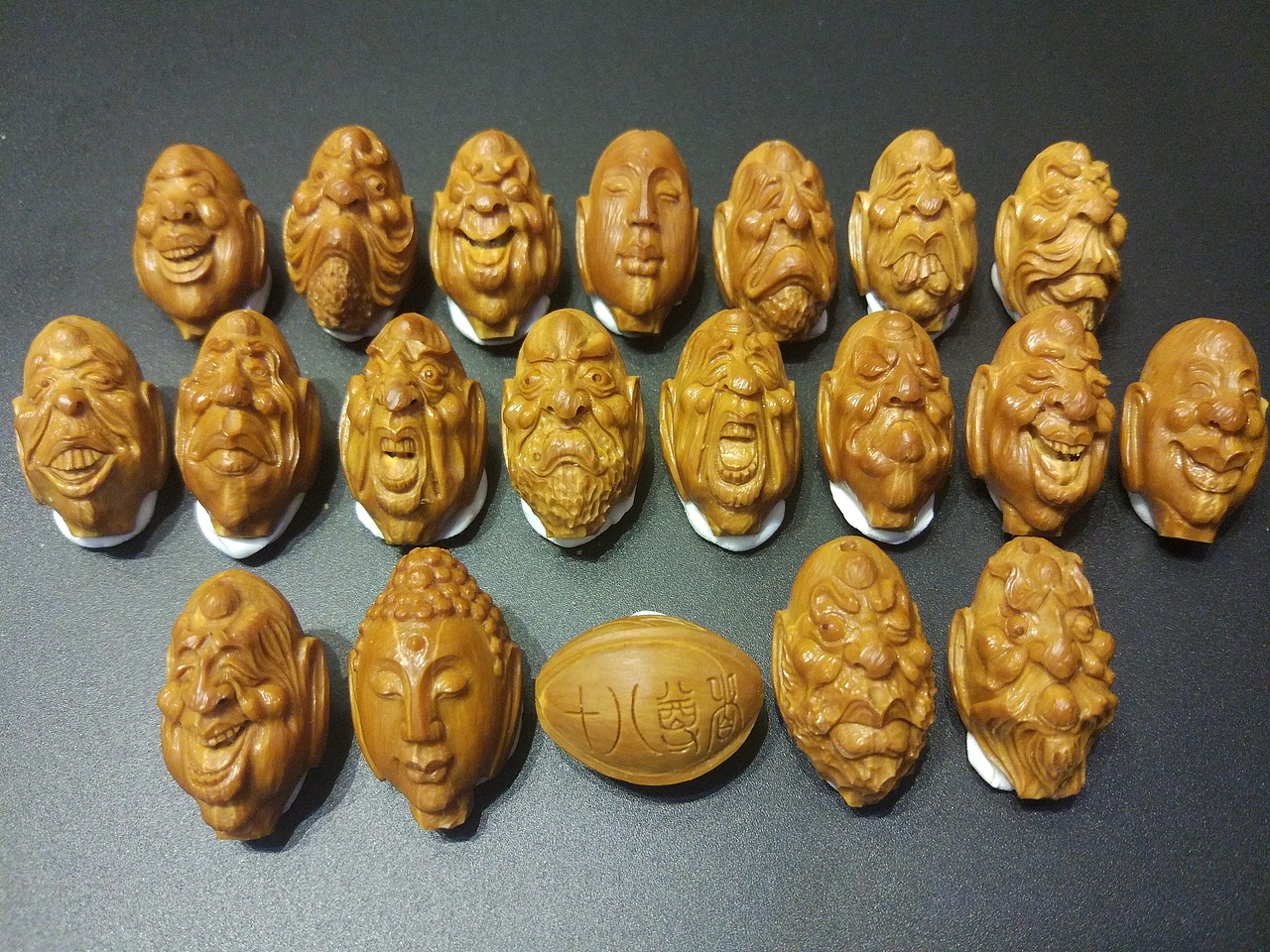 橄榄核雕（图ZMTA3OTgyNjEy） - 其他手工艺 - 站酷设计师核雕工作室原创素材 - 站酷ZCOOL