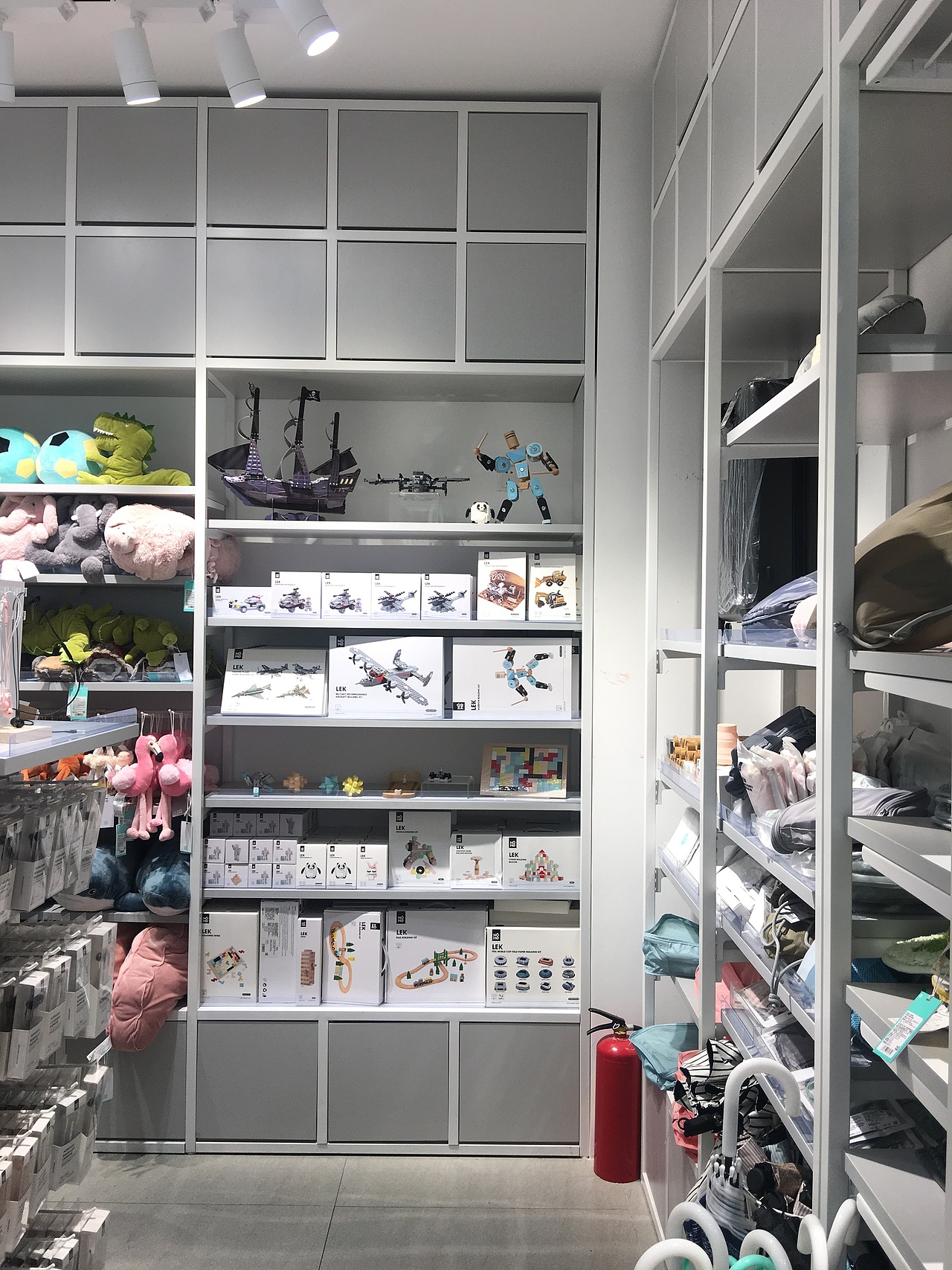 开nome诺米类百货店需要做的调查_诺米货架效果（图ZMTY4Nzk5NDcy） - 其他工业/产品 - 站酷设计师广州大唐展示道具原创素材 - 站酷ZCOOL