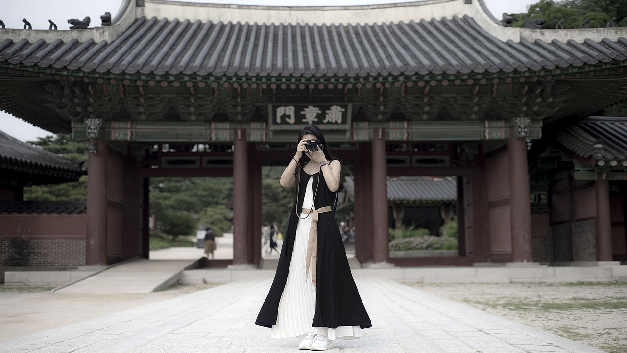 Korea trip_Seoul(Changgyeonggung Palace)(人物編)（图ZMjQxMjE5NDI4） - 风光摄影 - 站酷设计师omamahk原创素材 - 站酷ZCOOL