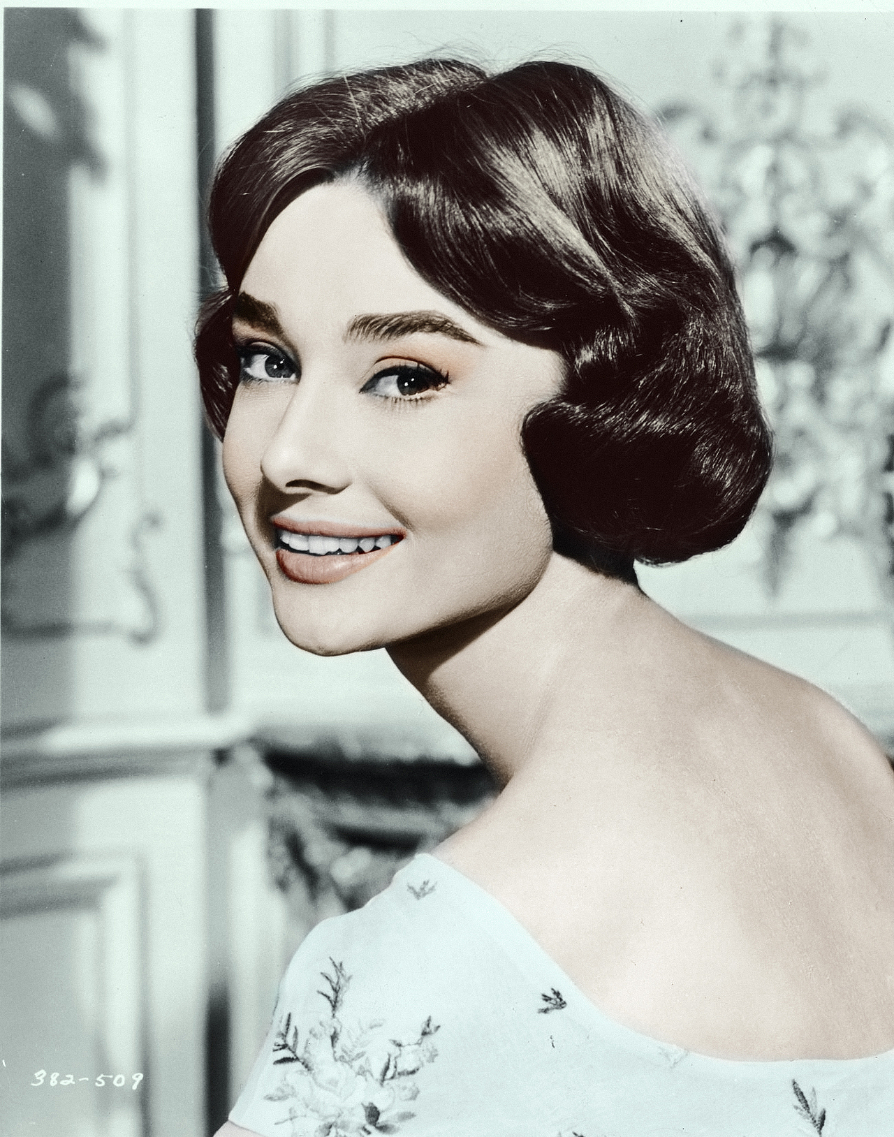 黑白上色（图ZMTA3Nzc2Njk2） - 修图/后期 - 站酷设计师Kingle_W原创素材 - 站酷ZCOOL