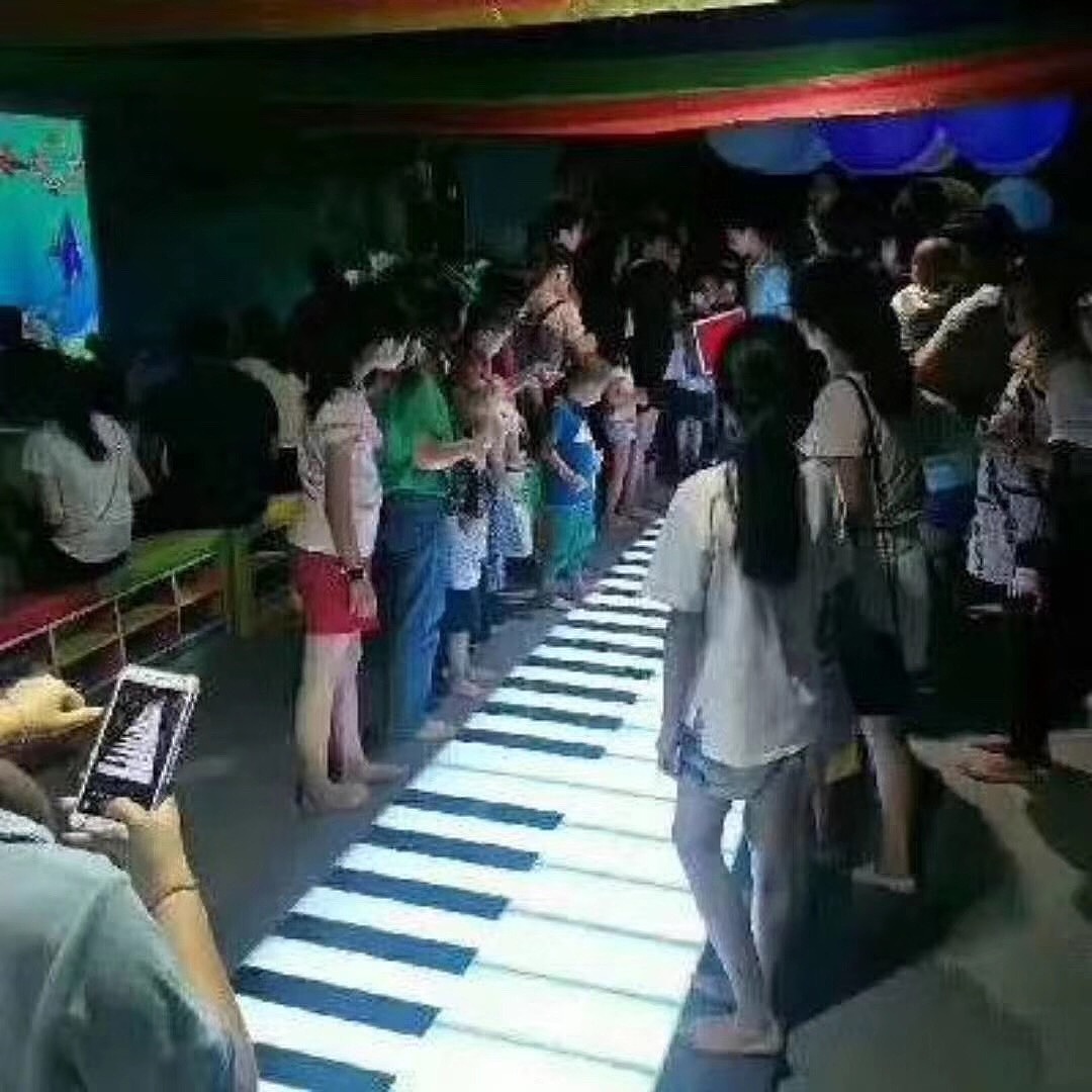 地板钢琴发光跷跷板出租租赁