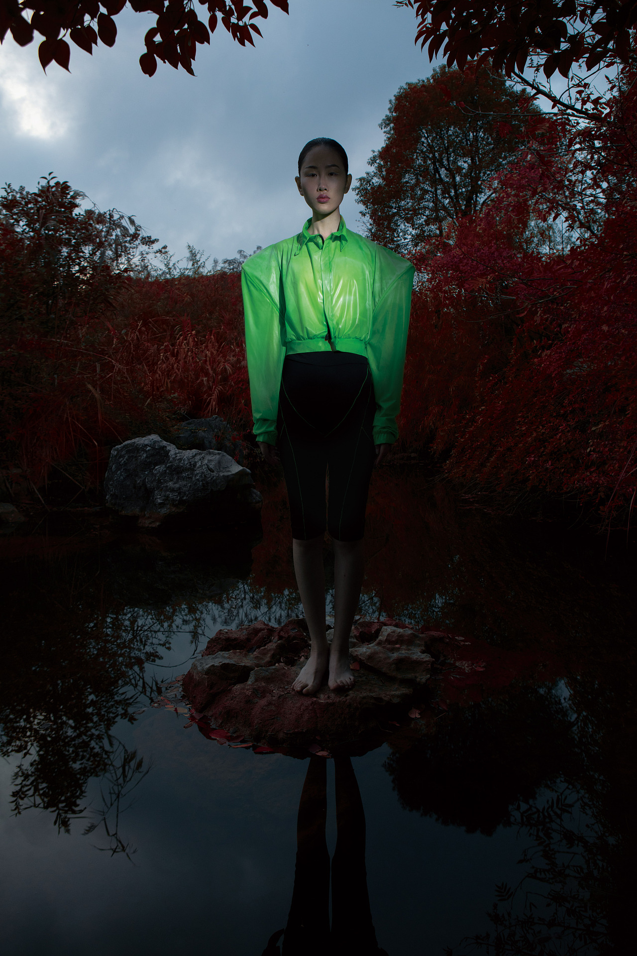 挑灯寻人（图ZMTk2NjIwMzUy） - 时尚/艺术摄影 - 站酷设计师ChristianWu大雄原创素材 - 站酷ZCOOL