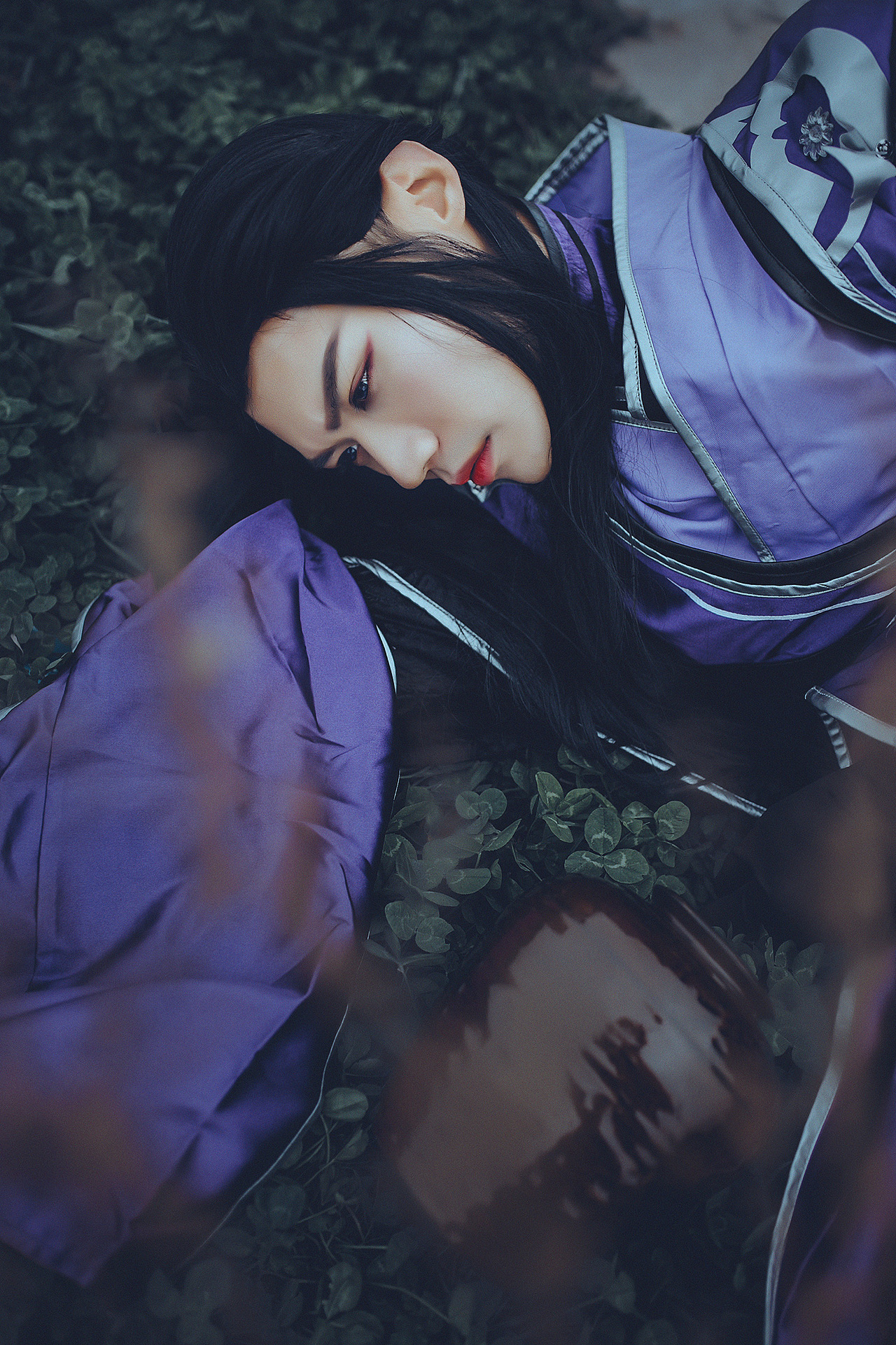 《玉面寄清容》