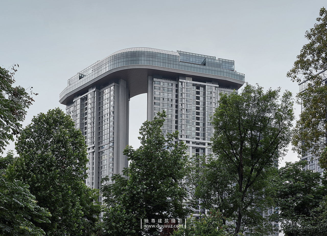 独尊建筑摄影:绿地GIC,灰调建筑