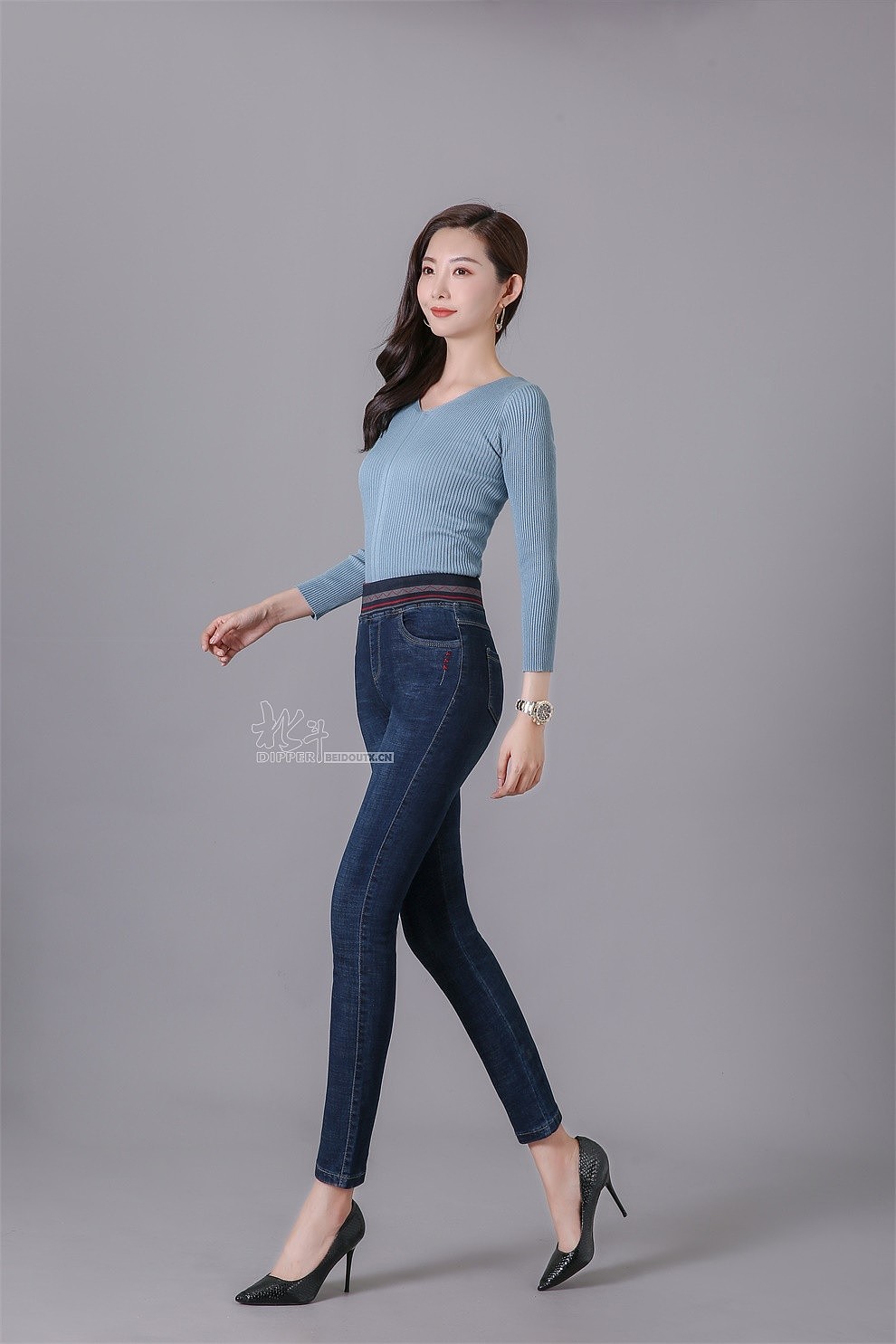 模特天一牛仔裤拍摄模特摄影ol商务风直筒小脚裤拍摄