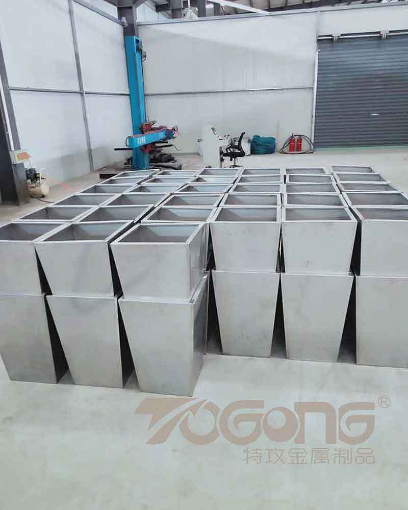户外绿化工程不锈钢花箱花钵定制厂家定制（图ZMjIzMzQwOTI4） - 工艺品设计 - 站酷设计师特攻金属制品原创素材 - 站酷ZCOOL