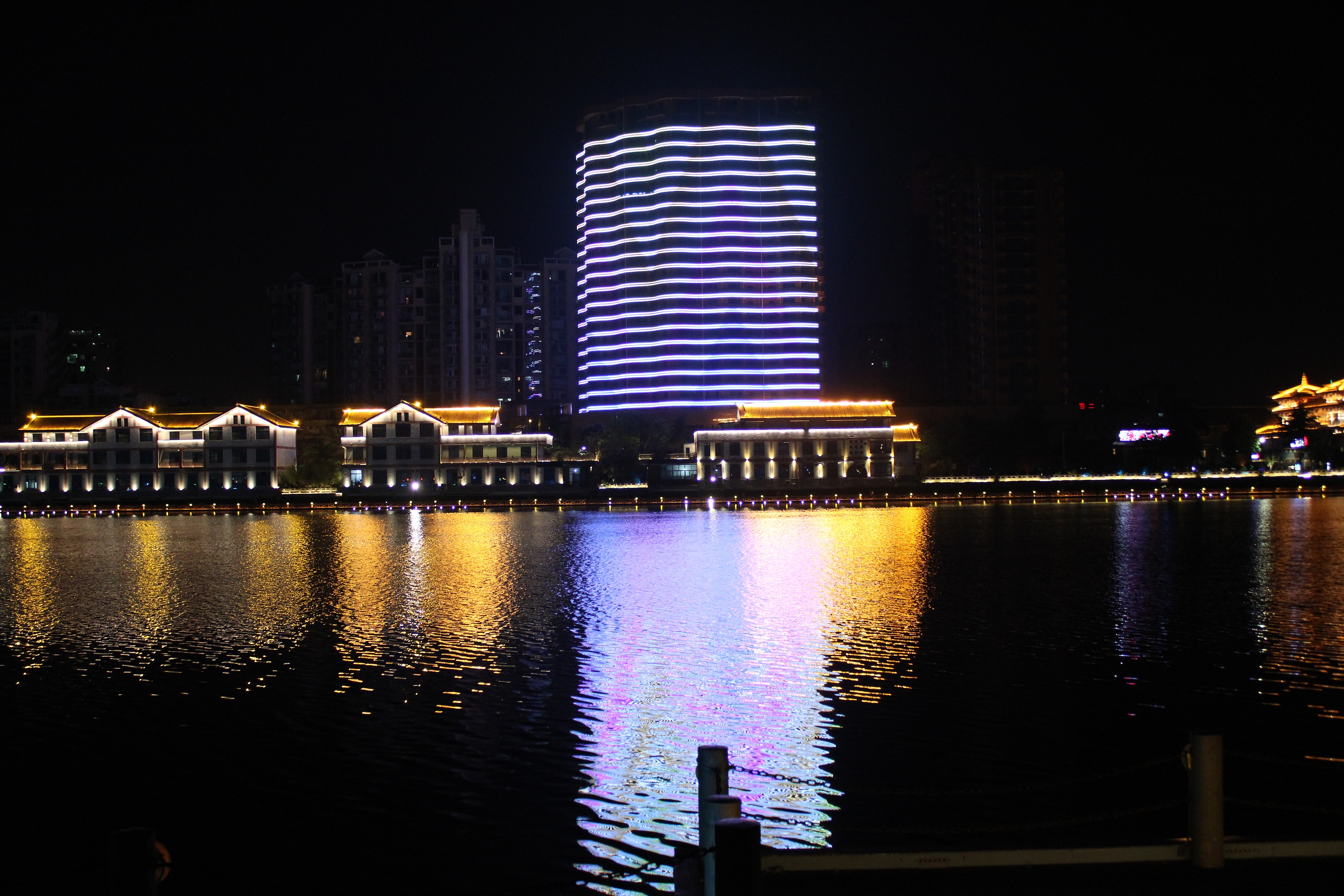 广汉夜景图片