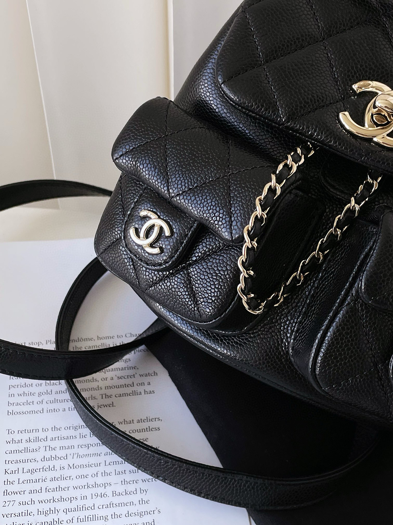 Chanel duma双肩包（图ZMzczMDIzODI4） - 产品摄影 - 站酷设计师joyiGuan原创素材 - 站酷ZCOOL