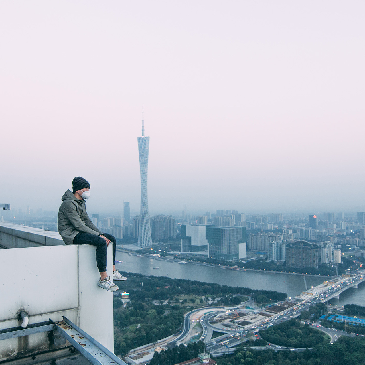广州爬楼党 / 不安分的年纪（图ZNDI5MzQxODA=） - 人文/纪实摄影 - 站酷设计师BINL2020原创素材 - 站酷ZCOOL