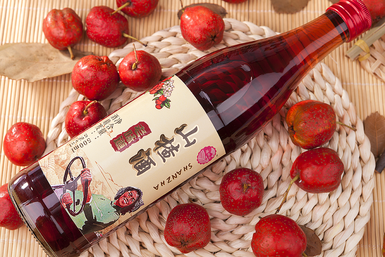 老味道的山楂酒-酒类摄影-酒类电商设计（图ZOTE1NTIxNzY=） - 电商 - 站酷设计师JayChen1987原创素材 - 站酷ZCOOL