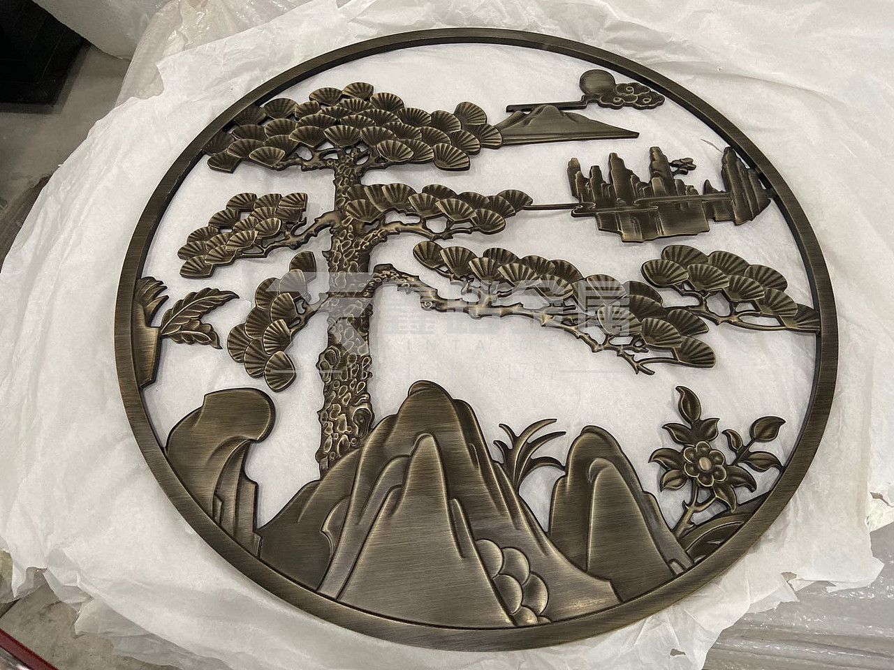 青古铜铝艺浮雕镂空窗花新中式玄关别墅客厅图鉴赏