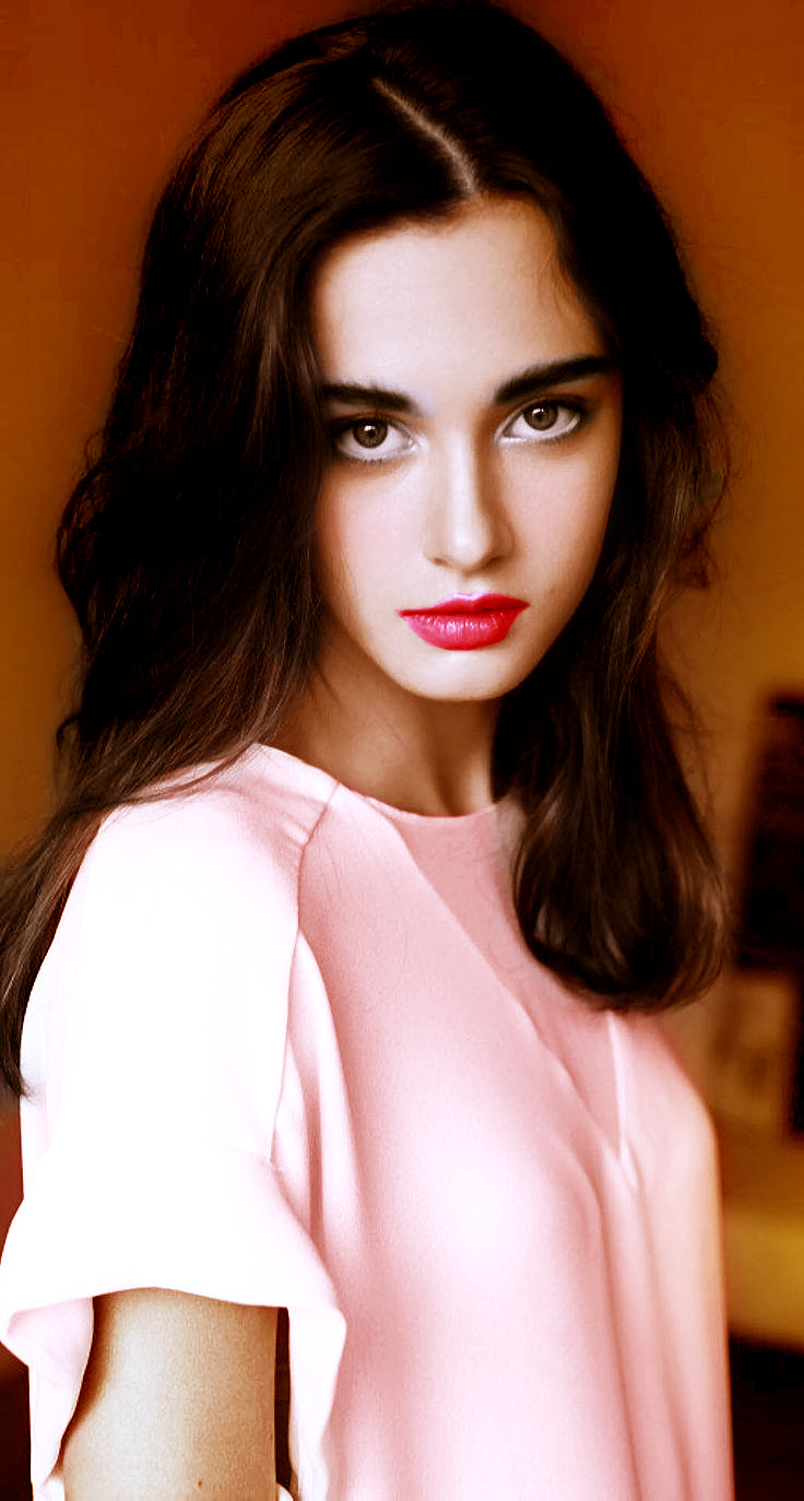 浓妆艳抹黑白上色