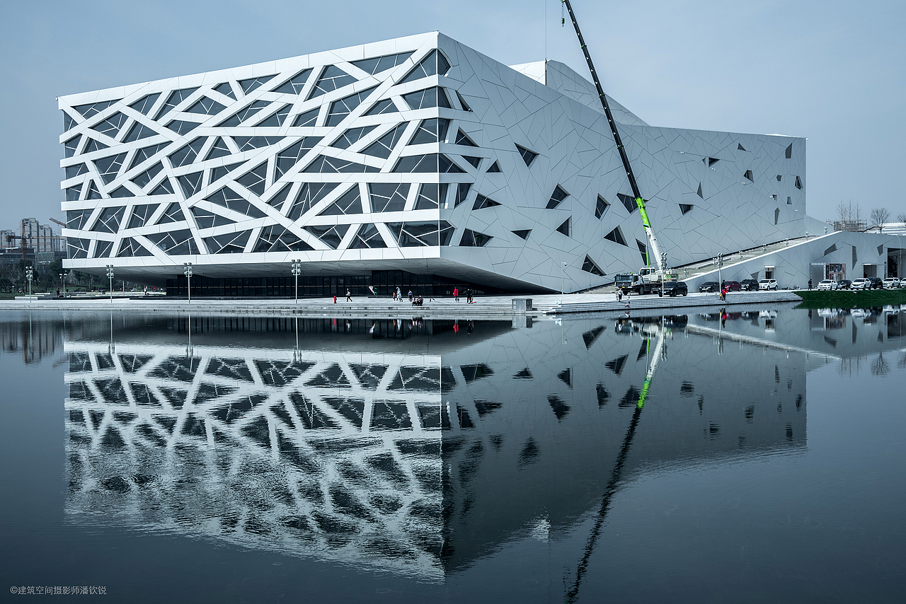 余杭大剧院（图ZMTUwMDg1NjQ4） - 环境/建筑摄影 - 站酷设计师摄影师潘钦锐原创素材 - 站酷ZCOOL