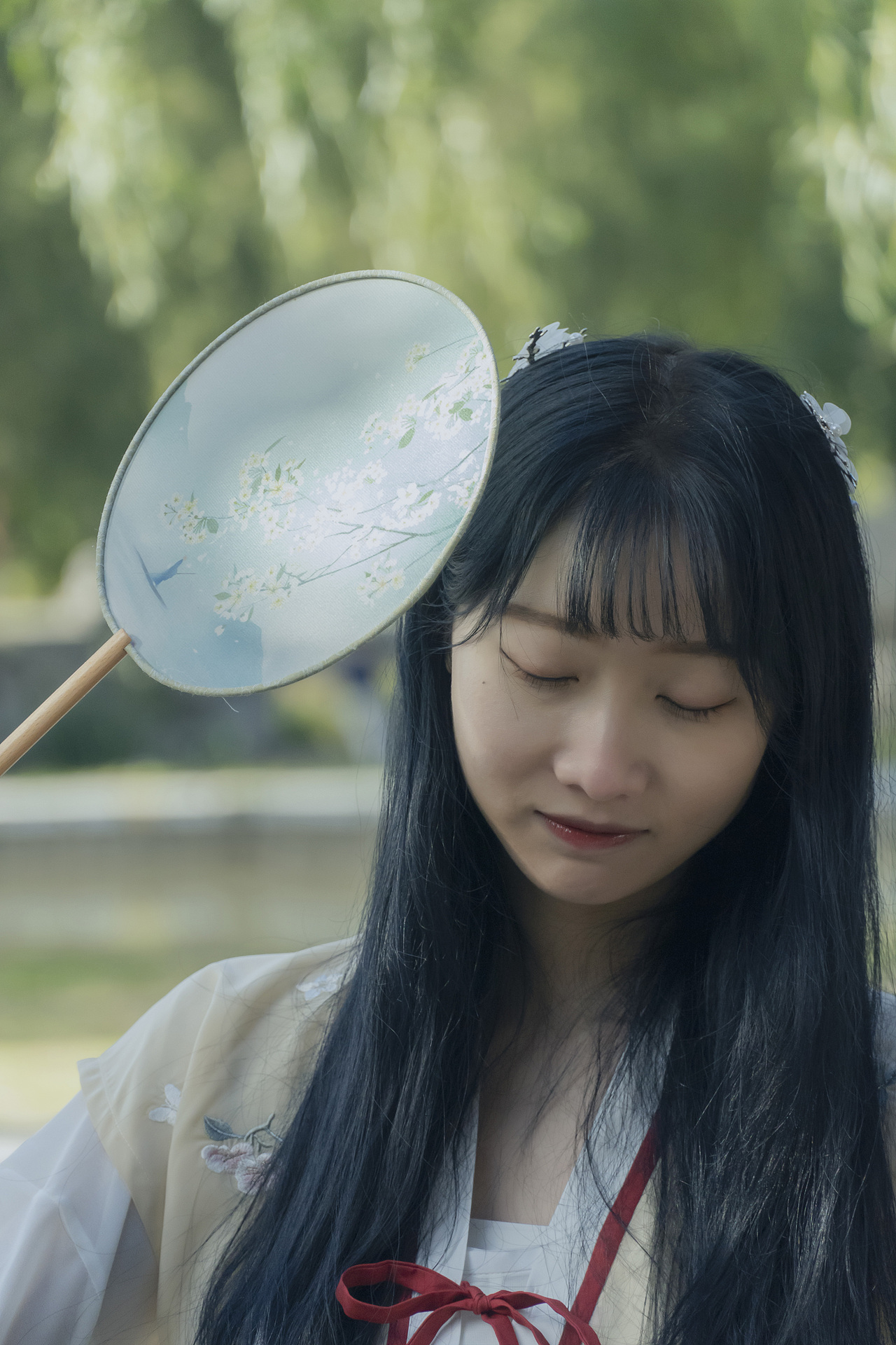 你是人间烟火不自知,我在世俗仰望应如是