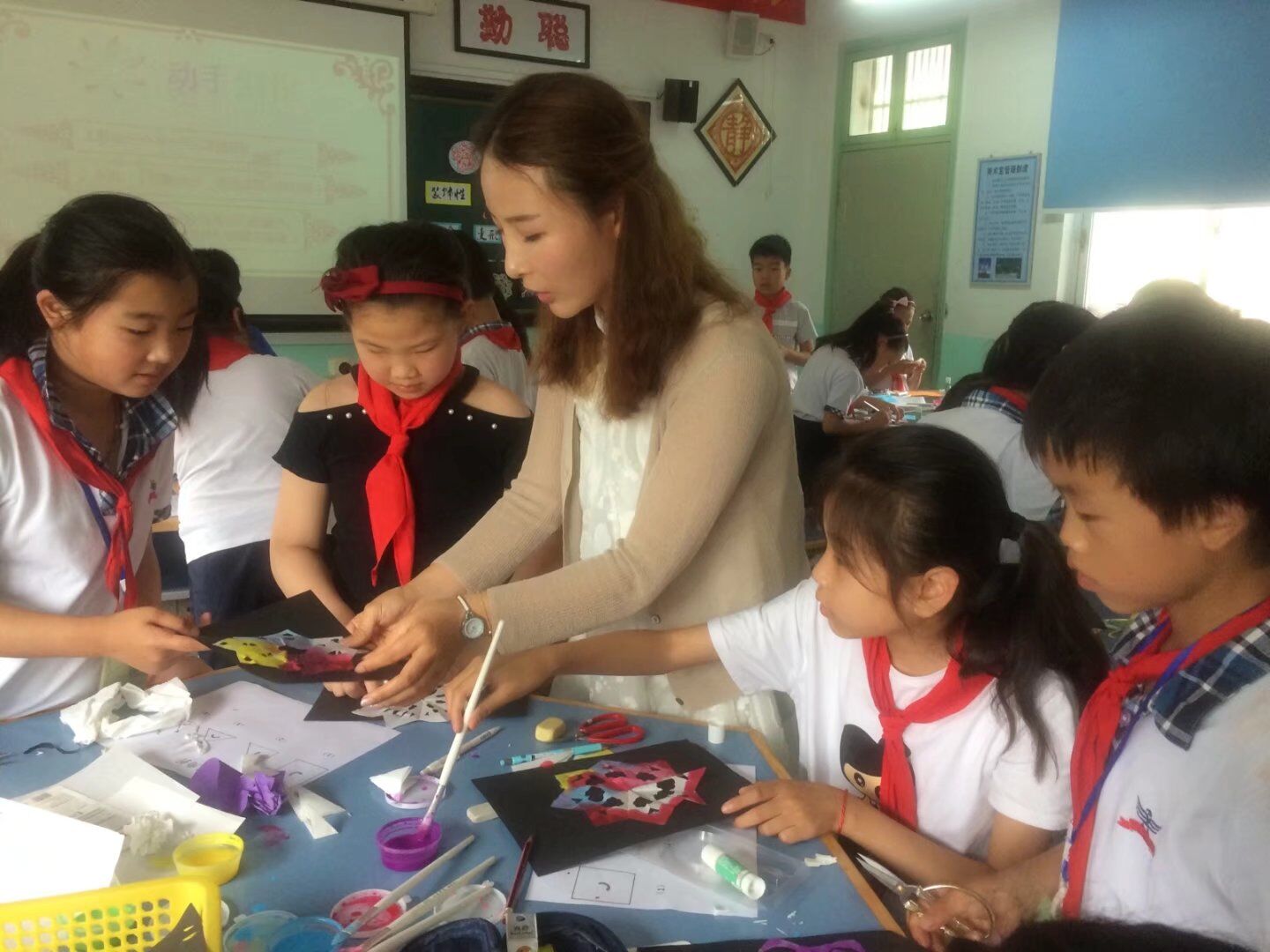 园剪纸】风雨兼程·瞩目远方--宁波剪纸教研组