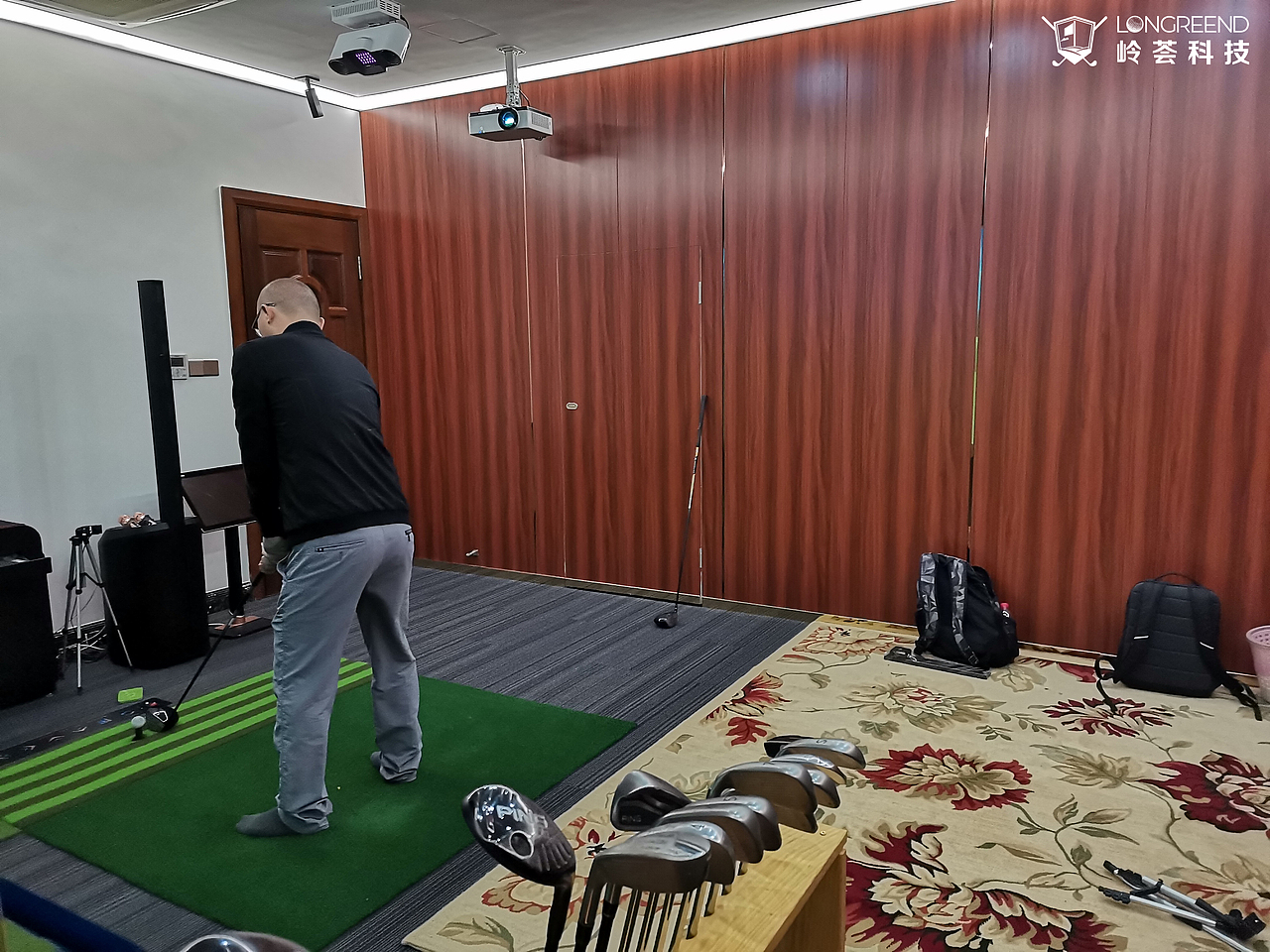 广州市从化区逸泉山庄室内高尔夫模拟器项目工程