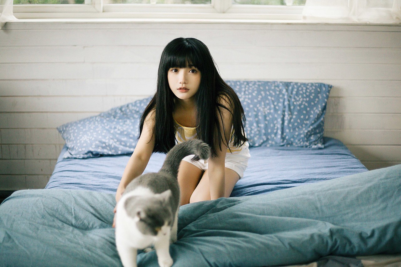 宅家少女（图ZMjQ5MTE5NzA0） - 人像摄影 - 站酷设计师樱雨天原创素材 - 站酷ZCOOL