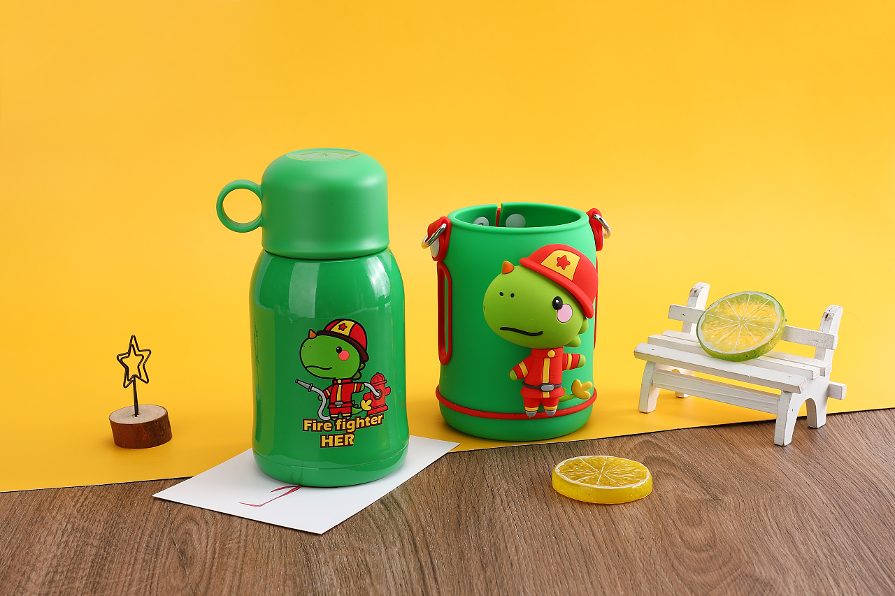 绿色杯子-日用品拍摄成片