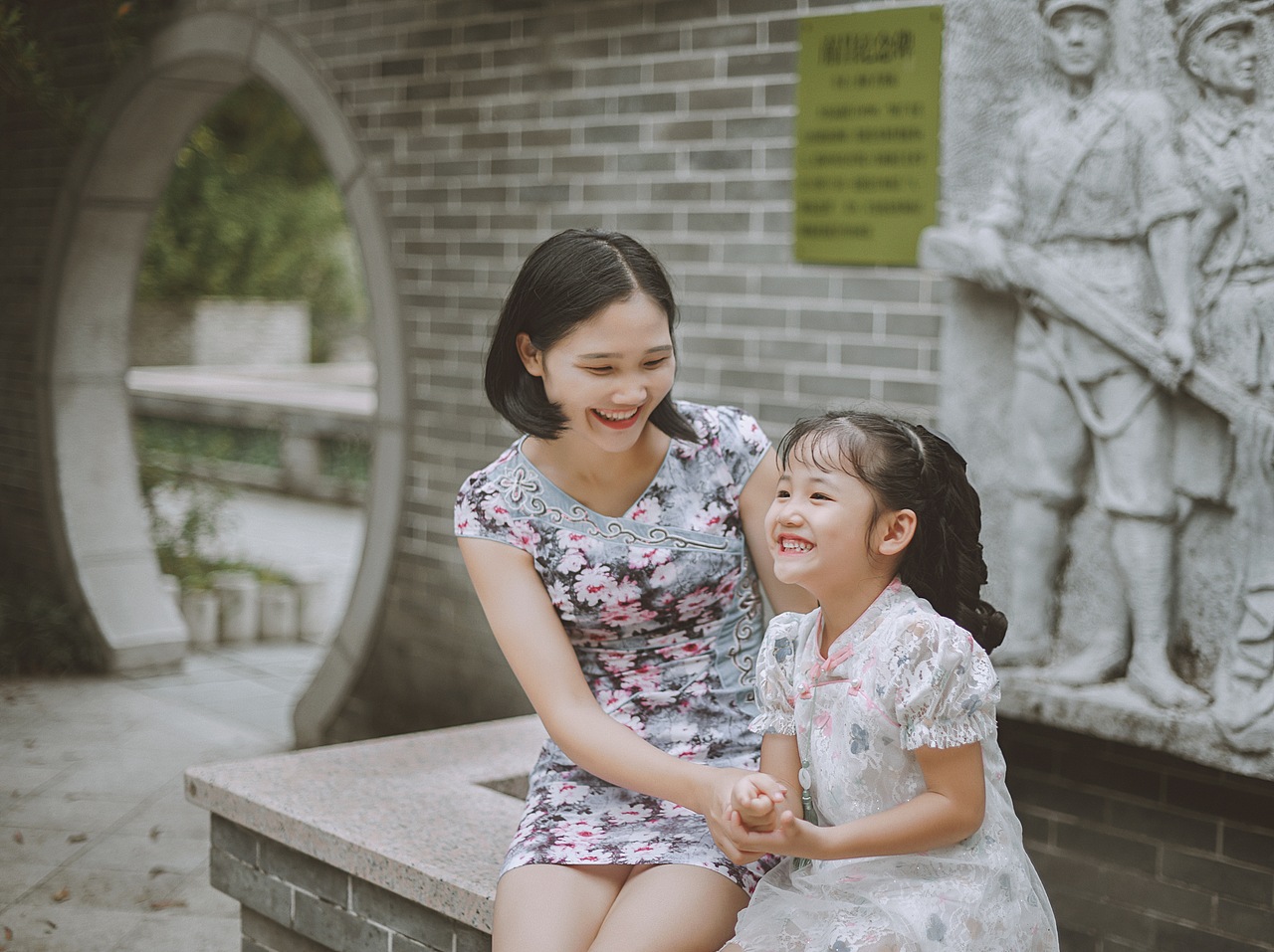 亲子旗袍写真（图ZMjcwNDU4ODk2） - 人像摄影 - 站酷设计师简曦_Y2原创素材 - 站酷ZCOOL