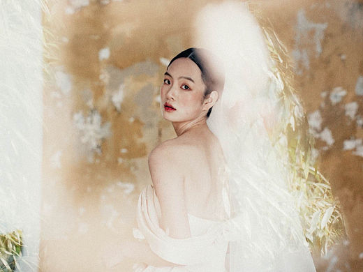 香槟色的美丽新娘